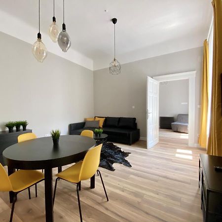 Standard Apartment By Hi5 - 2 Bedroom Suite In The Center Budapest Eksteriør bilde