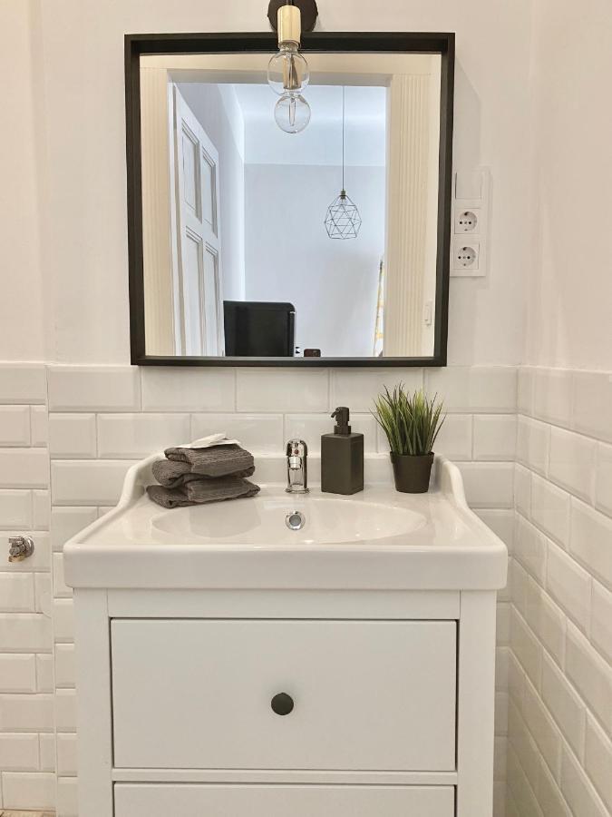 Standard Apartment By Hi5 - 2 Bedroom Suite In The Center Budapest Eksteriør bilde