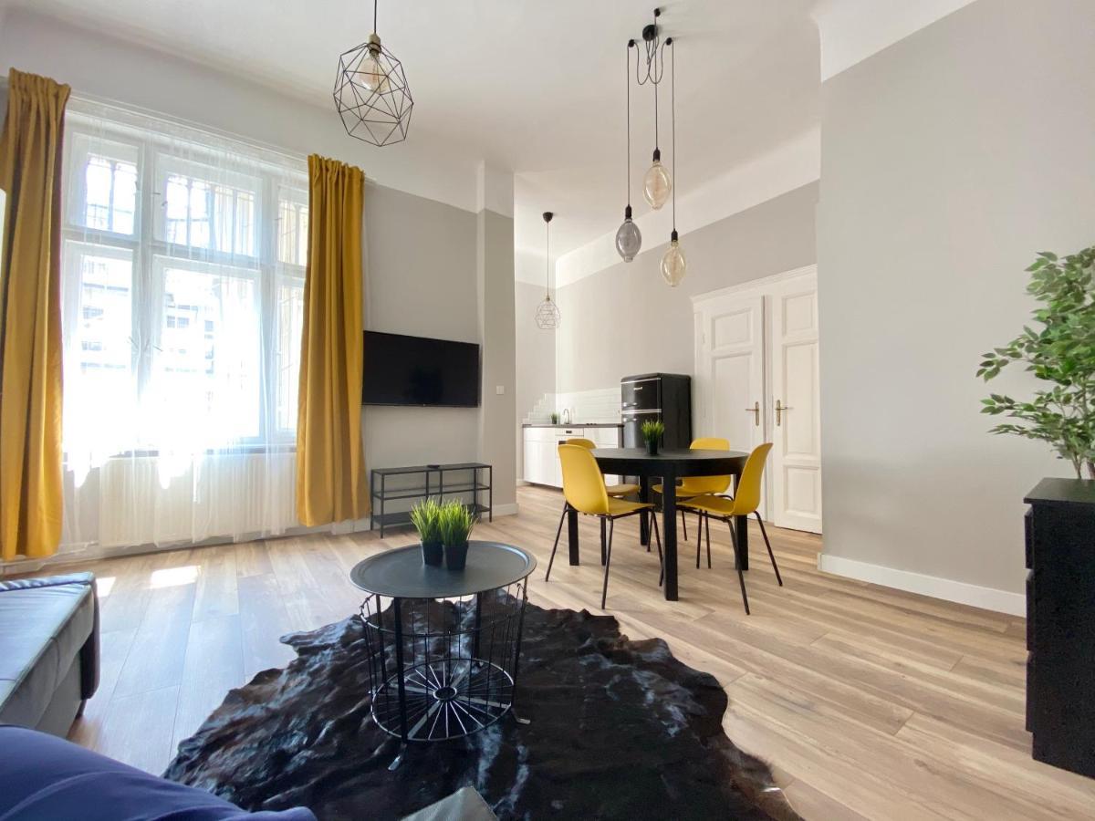 Standard Apartment By Hi5 - 2 Bedroom Suite In The Center Budapest Eksteriør bilde
