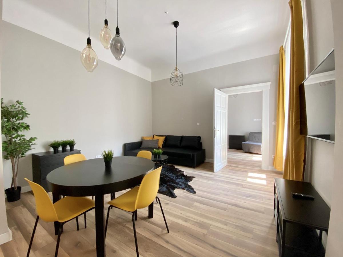 Standard Apartment By Hi5 - 2 Bedroom Suite In The Center Budapest Eksteriør bilde